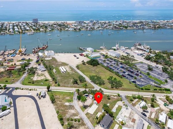 47 Oyster Bay LN , FORT MYERS BEACH, FL 33931