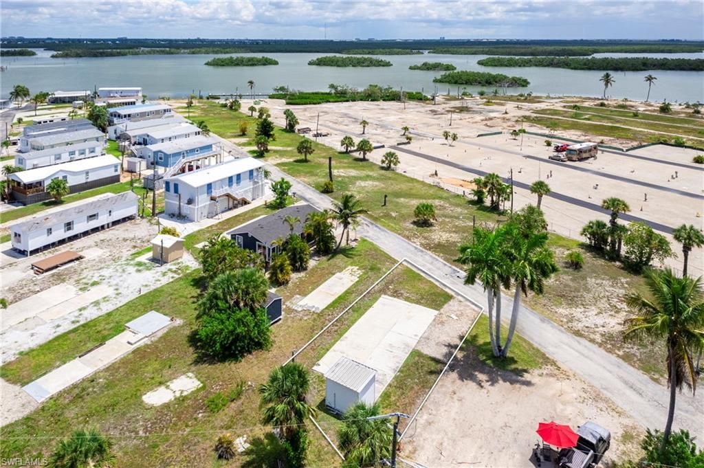 47 Oyster Bay Ln, Fort Myers Beach, FL 33931 Photo
