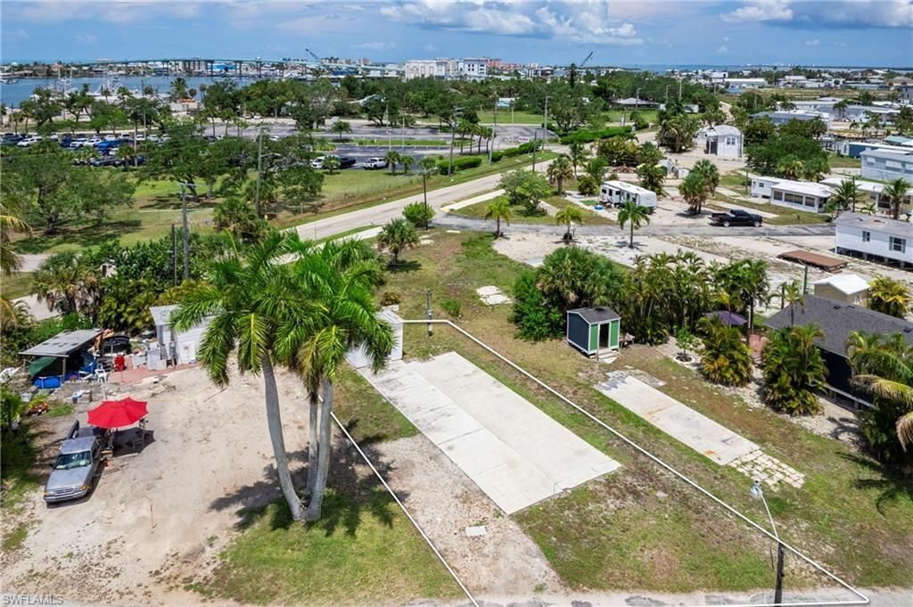 47 Oyster Bay Ln, Fort Myers Beach, FL 33931 Photo