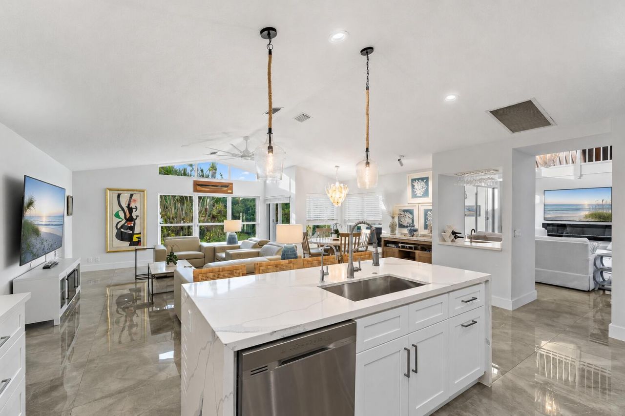8565 SE Palm Street, Hobe Sound, FL 33455 Photo