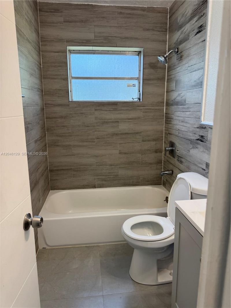 1281 NE 209th Ter , Miami, FL 33179 Photo