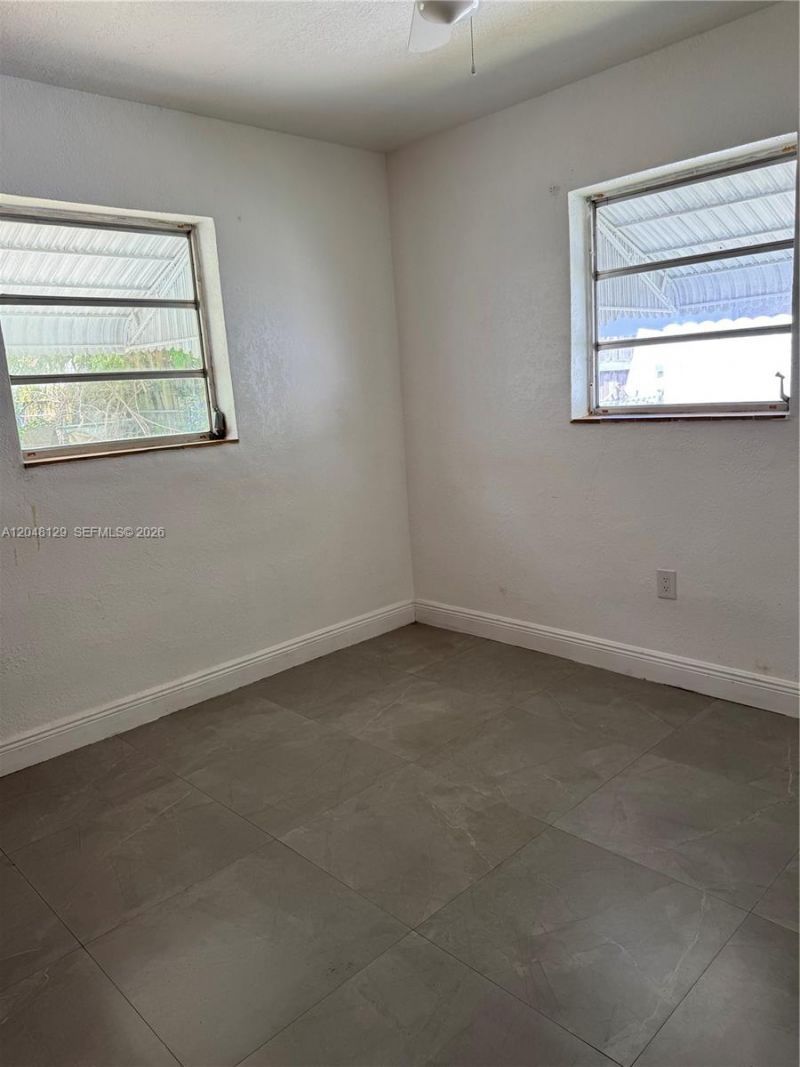 1281 NE 209th Ter , Miami, FL 33179 Photo