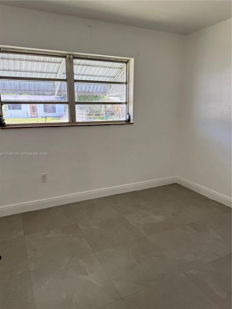1281 NE 209th Ter , Miami, FL 33179 Photo