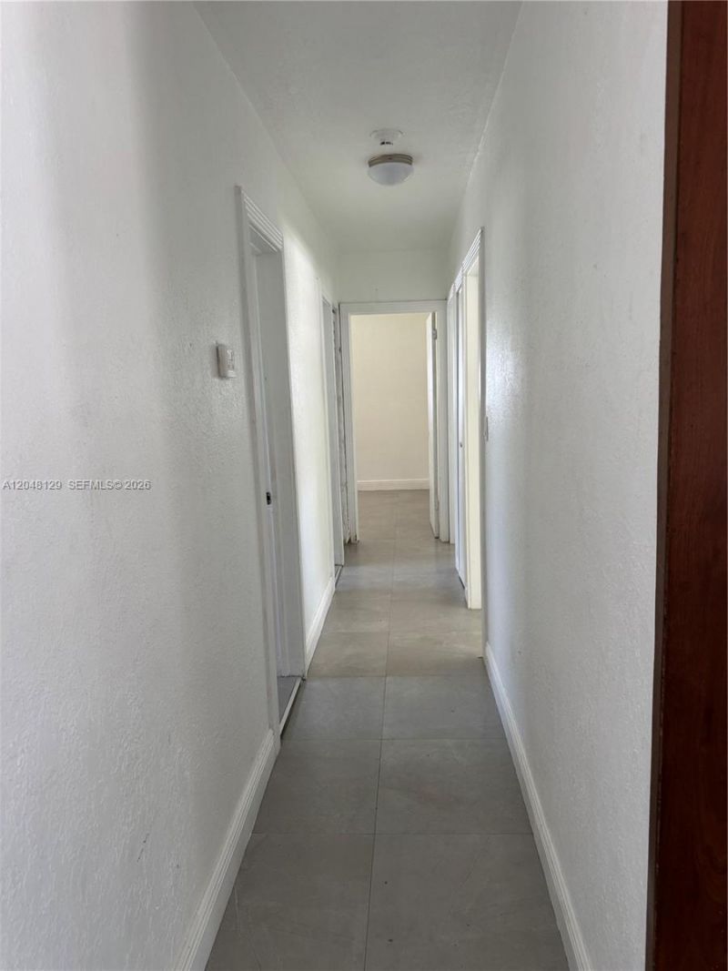 1281 NE 209th Ter , Miami, FL 33179 Photo
