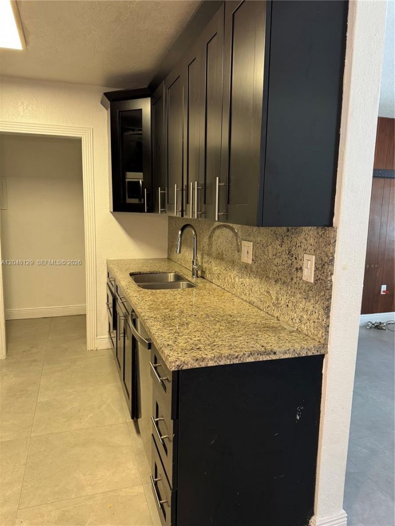 1281 NE 209th Ter , Miami, FL 33179 Photo