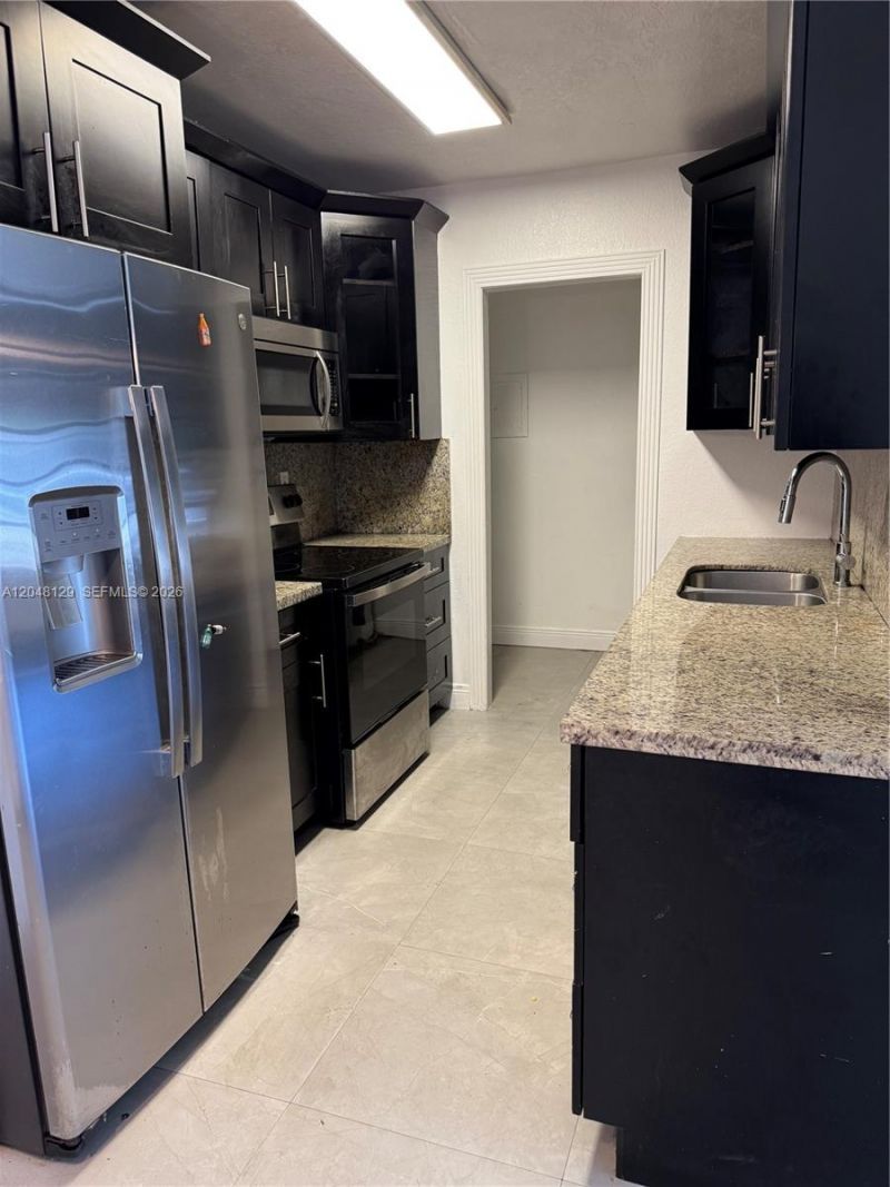 1281 NE 209th Ter , Miami, FL 33179 Photo