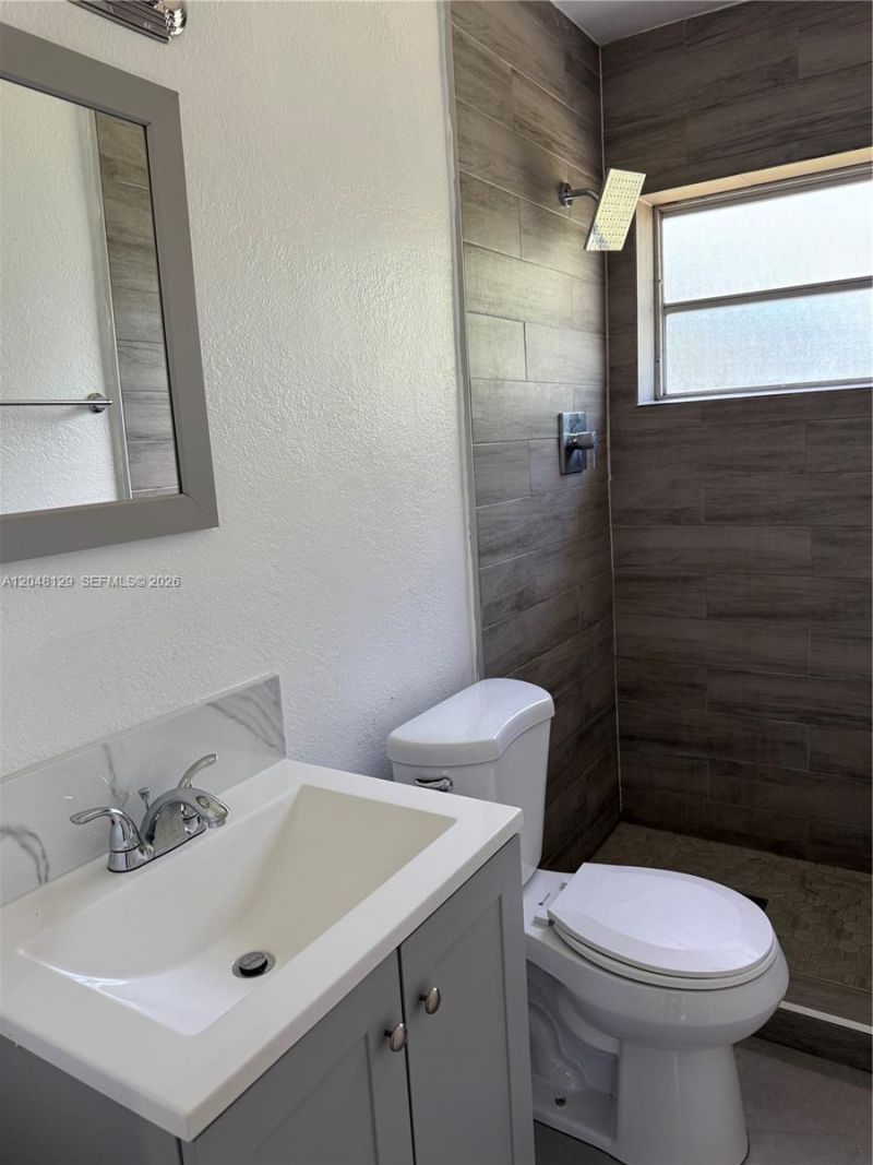 1281 NE 209th Ter , Miami, FL 33179 Photo