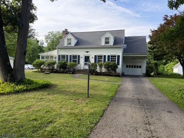 4 GORDON RD, Roxbury, NJ 07885