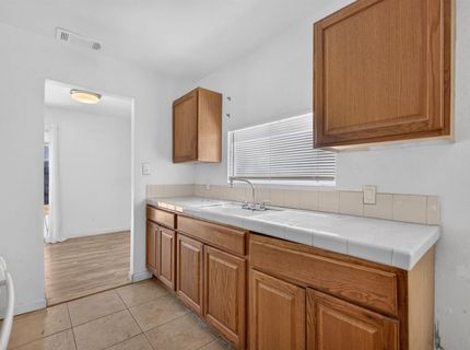 2176 68th Ave, Sacramento, CA 95822 Photo