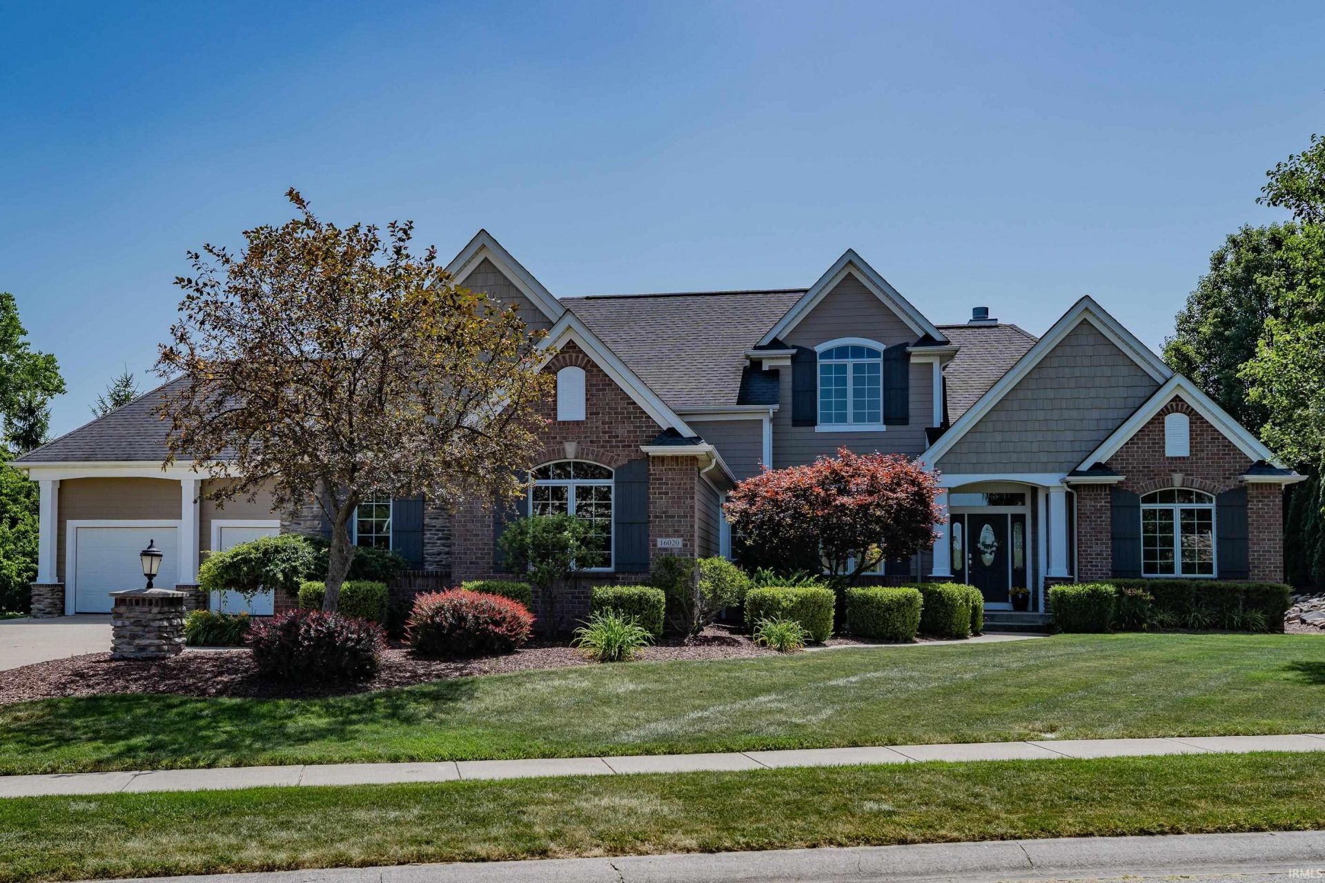 16020 Kestrel Drive, Huntertown, IN 46748 Main Photo