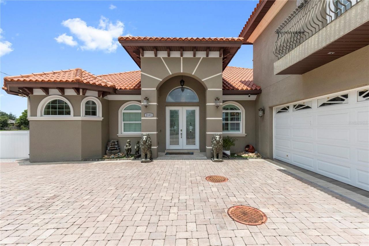 2101 W Bearss Avenue, Tampa, FL 33618 Photo