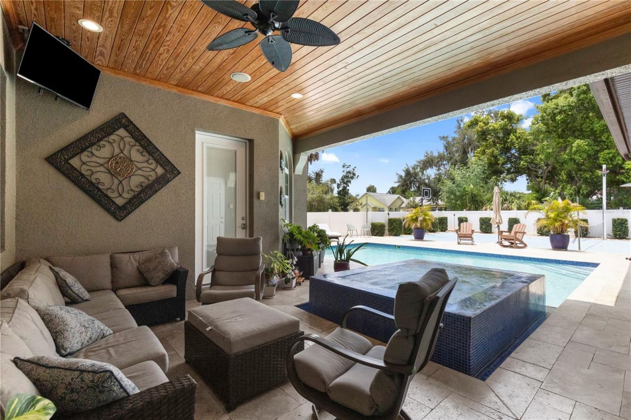 2101 W Bearss Avenue, Tampa, FL 33618 Photo