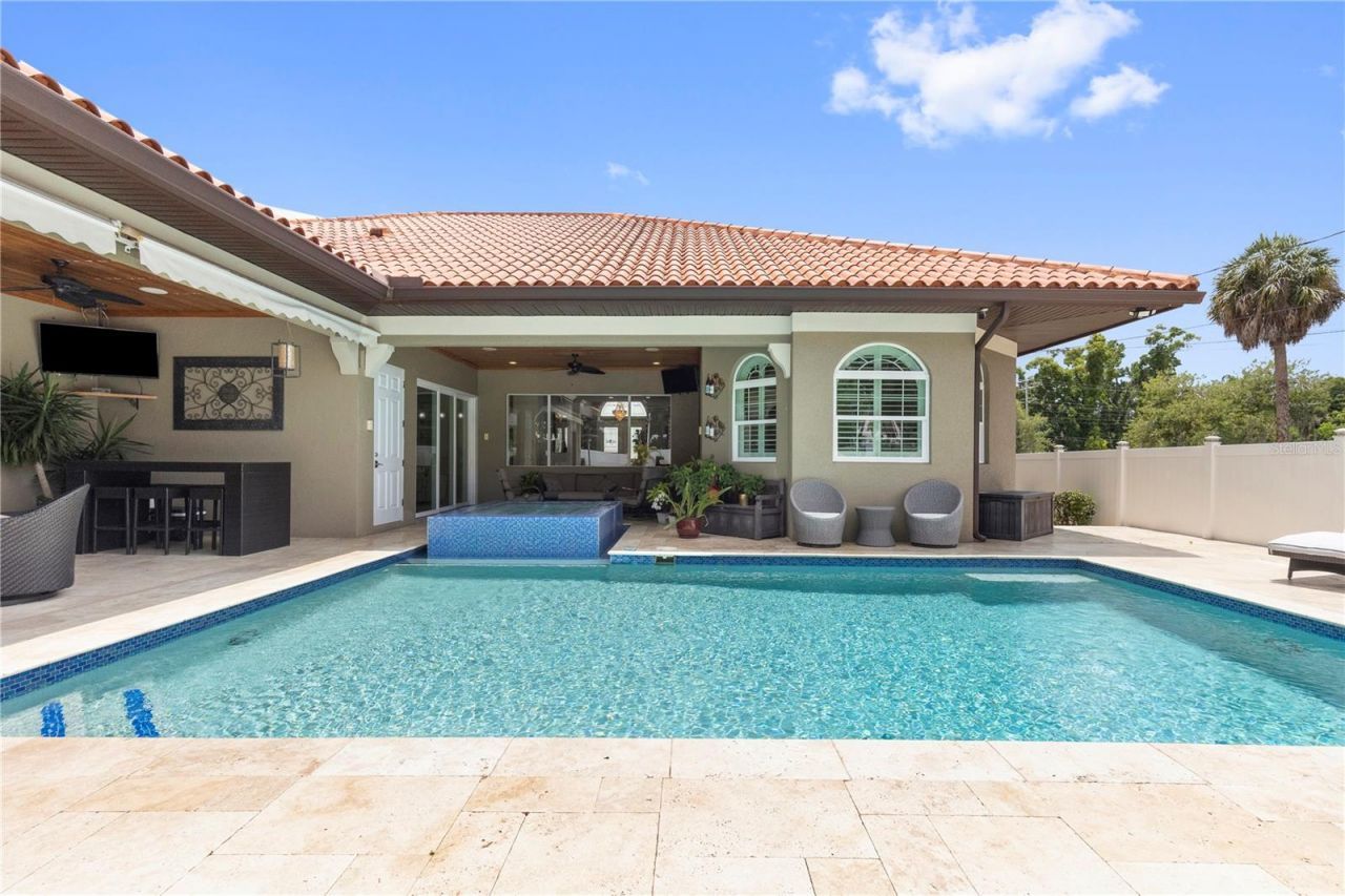 2101 W Bearss Avenue, Tampa, FL 33618 Photo