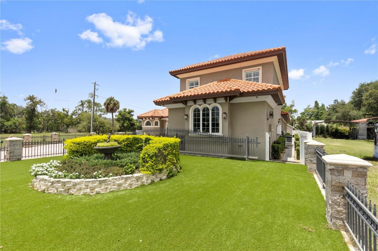 2101 W Bearss Avenue, Tampa, FL 33618 Photo