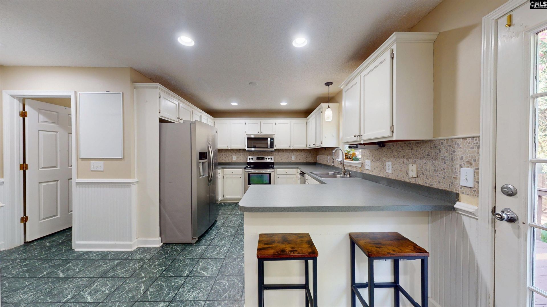 615 Staffwood Drive Photo 9