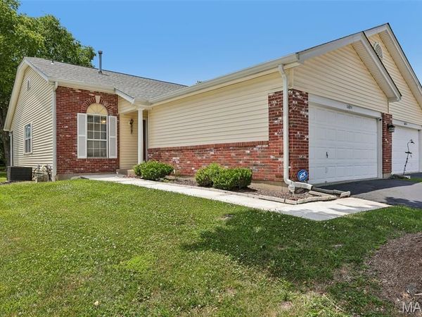 16054 Rose Wreath Lane, Florissant, MO 63034