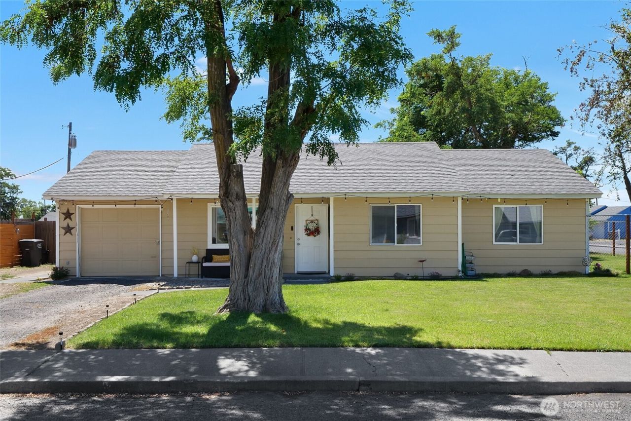 1232 Arlington Drive, Moses Lake, WA 98837 Main Photo