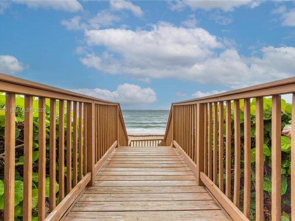 3560 S Ocean Blvd , Unit 206, South Palm Beach, FL 33480