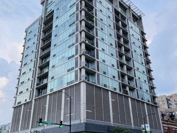 700 W Van Buren Street , Unit 1407, Chicago, IL 60607
