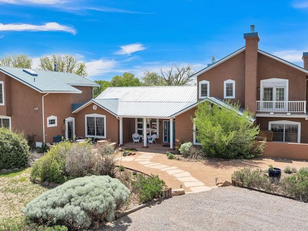 535 Cacahuate SW, Albuquerque, NM 87105
