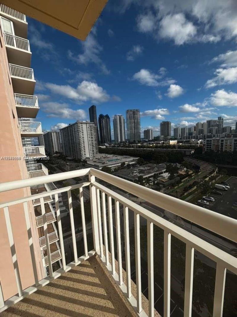 251 174th St , Unit 1215, Sunny Isles Beach, FL 33160 Photo