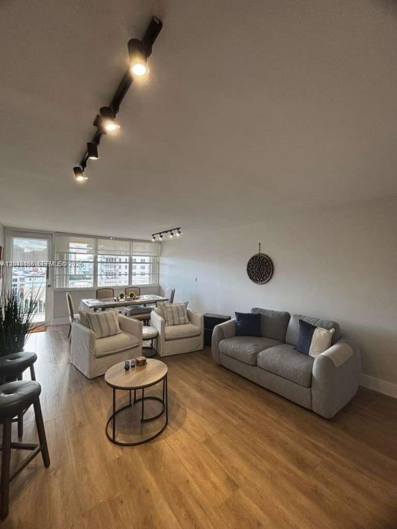 251 174th St , Unit 1215, Sunny Isles Beach, FL 33160 Photo