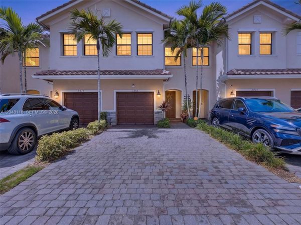 5918 NW 56th Pl , Tamarac, FL 33319