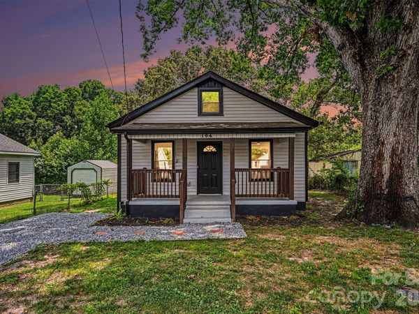 104 E Hartford Avenue , Bessemer City, NC 28016
