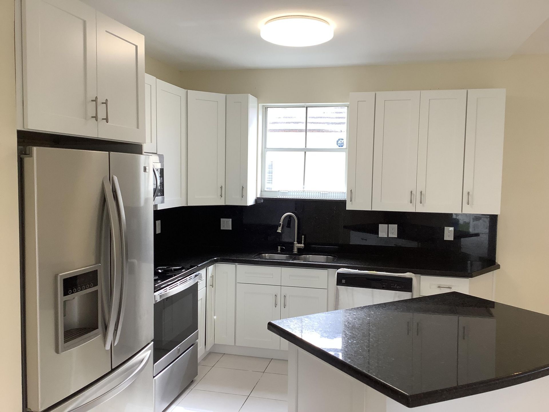7330 NW 1st Place, Plantation, FL 33317 Photo