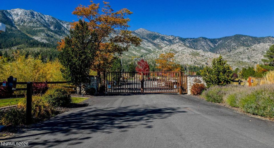 285 Sierra Country Circle, Gardnerville, NV 89460 Photo