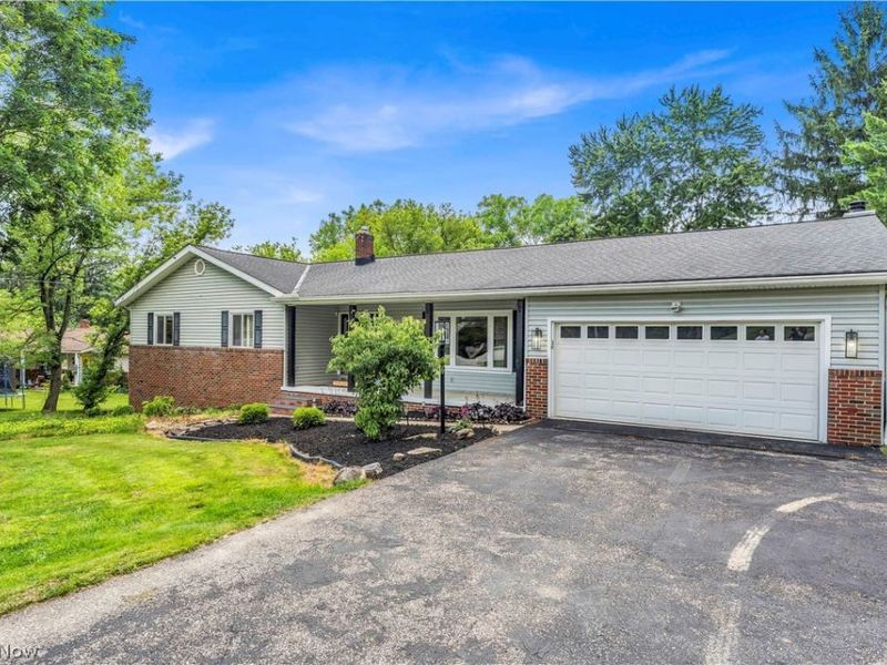 7170 Kingsview Road, Sagamore Hills, OH 44067 Photo 1