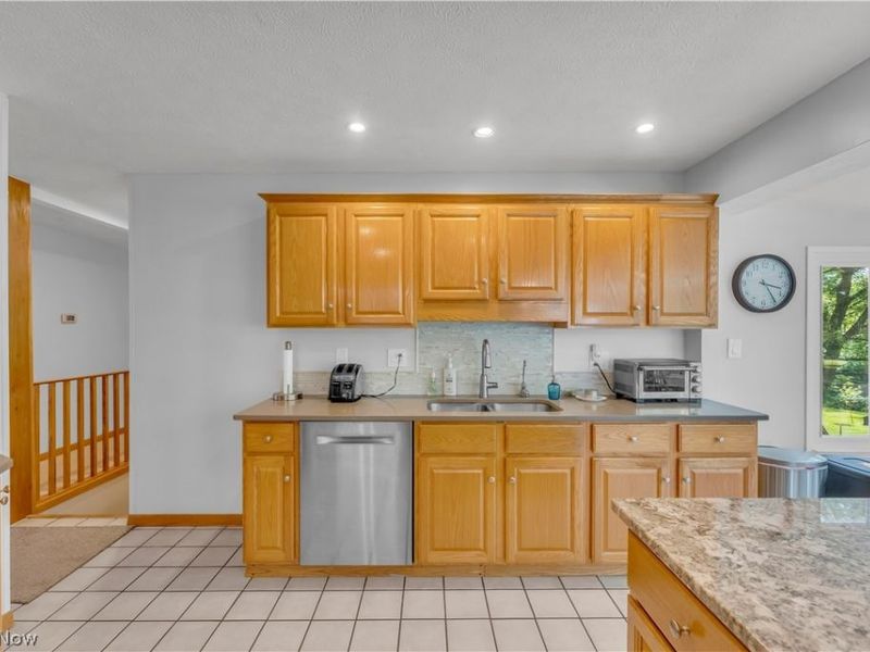 7170 Kingsview Road, Sagamore Hills, OH 44067 Photo 6
