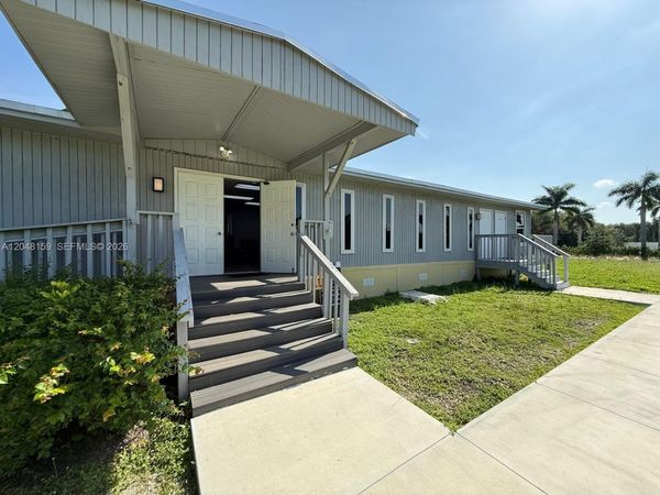 18500 Griffin Rd , Southwest Ranches, FL 33332