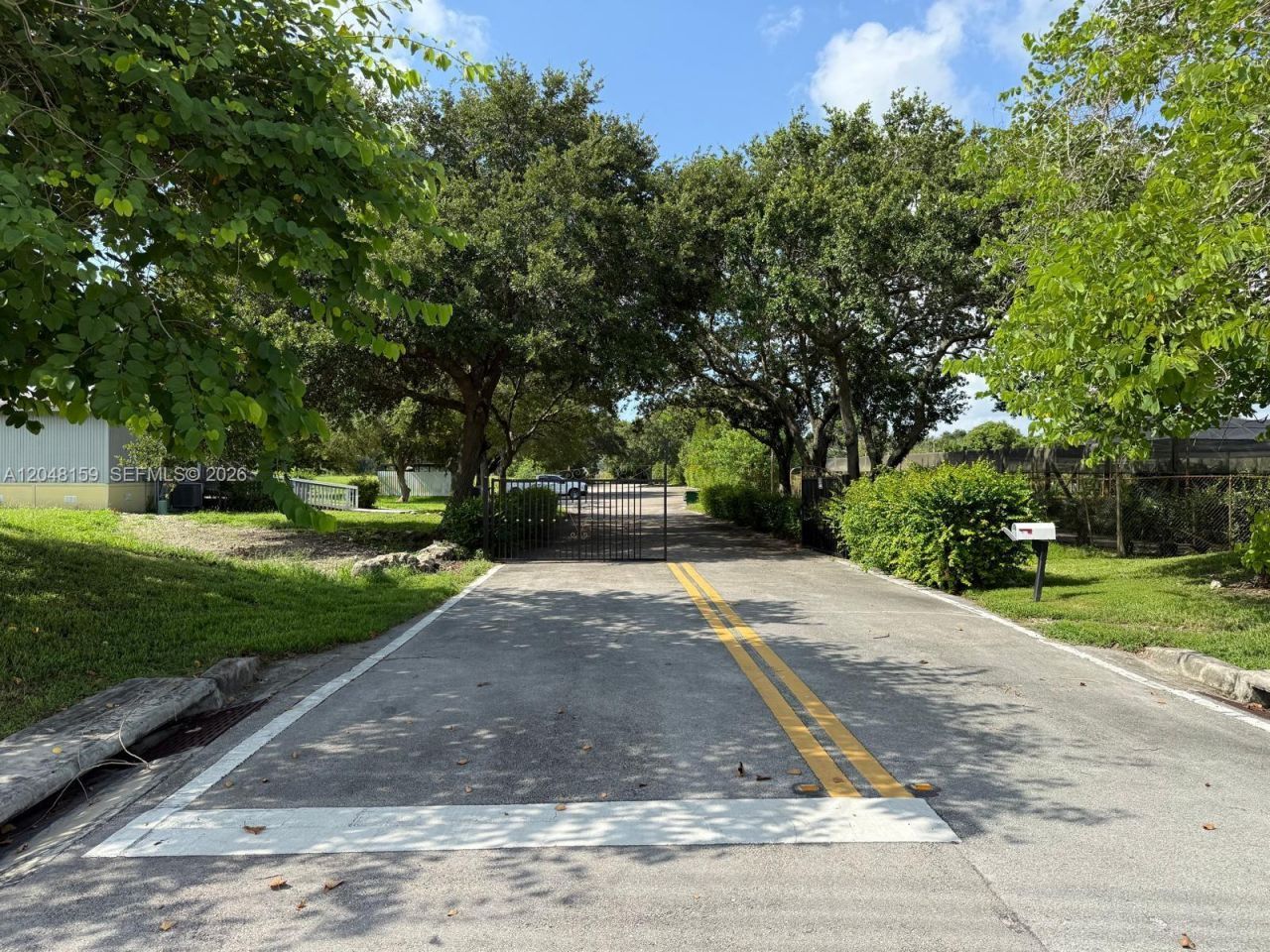 18500 Griffin Rd , Southwest Ranches, FL 33332 Photo