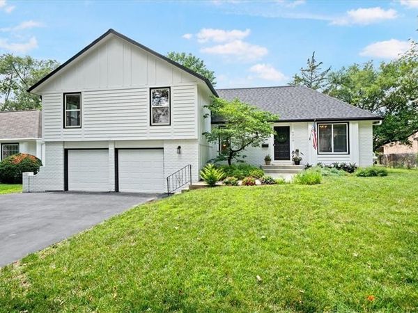 9210 England Street, Overland Park, KS 66212