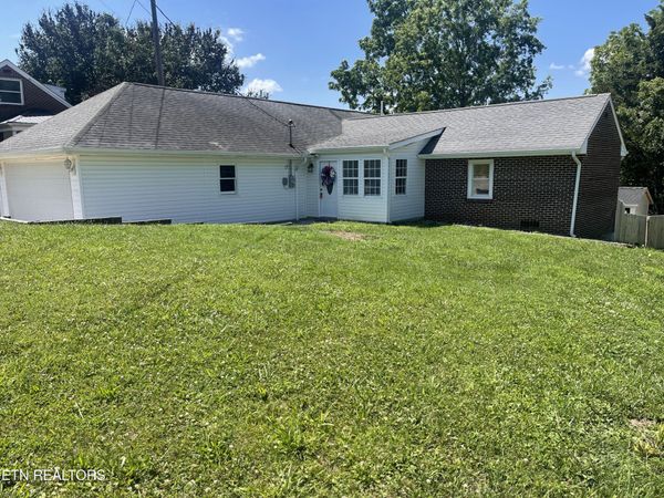402 Old Highway 33, New Tazewell, TN 37825