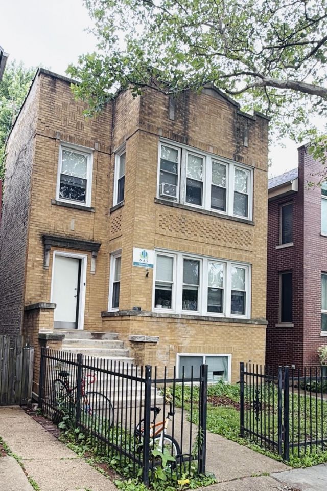 4742 N Kewanee Avenue, Chicago, IL 60630 Main Photo
