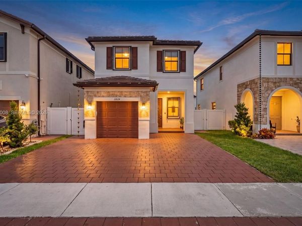 11024 W 35th Ln , Hialeah, FL 33018