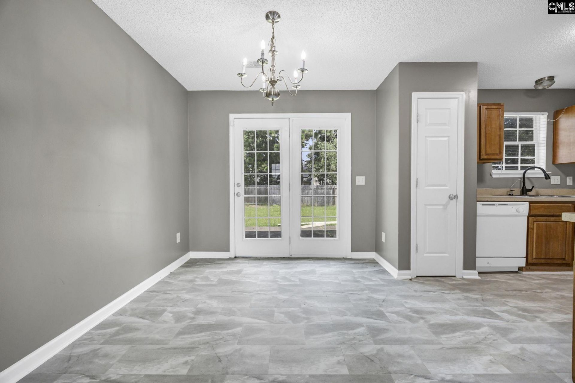 121 Kelberry Court Photo 7
