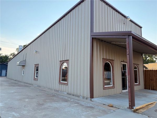 205 N Front Street , Dardanelle, AR 72834