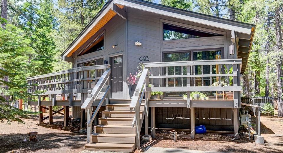 693 Kiowa Drive, South Lake Tahoe, CA 96150 Photo