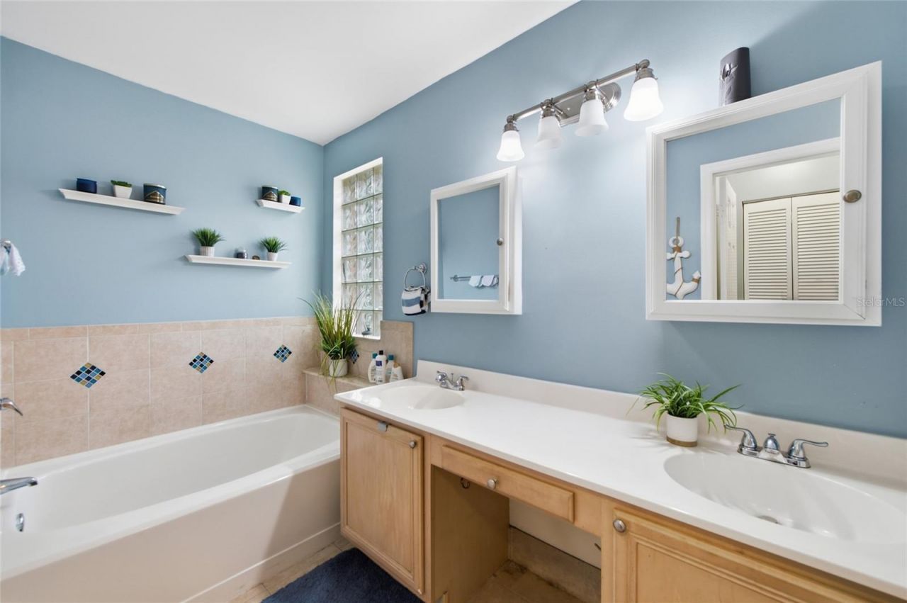 4258 NW 1st Dr, Deerfield Beach, FL 33442 Photo