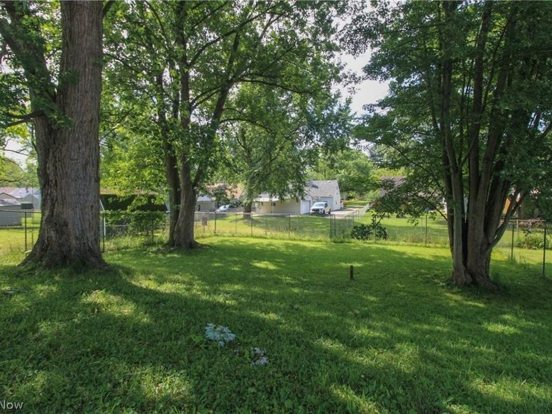 2327 Bel Aire Lane, Youngstown, OH 44514 Photo 24