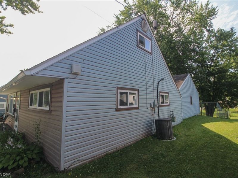 2327 Bel Aire Lane, Youngstown, OH 44514 Photo 27