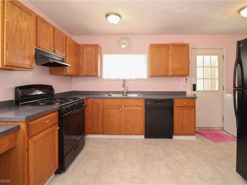 2327 Bel Aire Lane, Youngstown, OH 44514 Photo 7