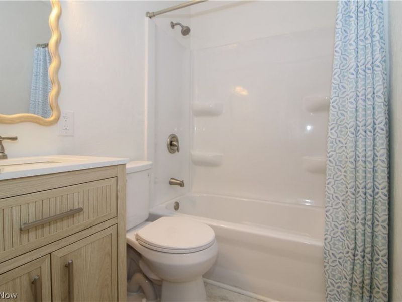 2327 Bel Aire Lane, Youngstown, OH 44514 Photo 9