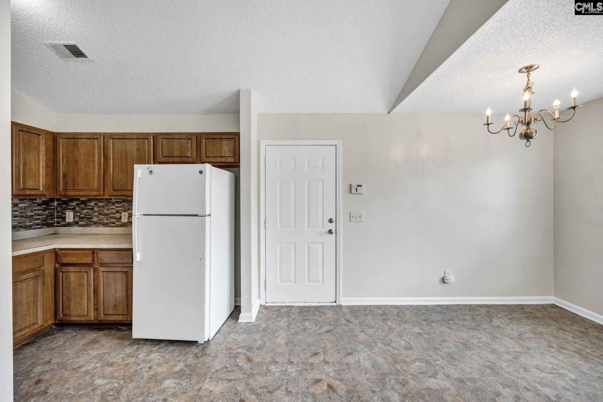 216 Covey Lane  Photo 6