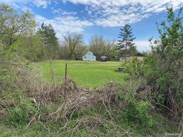 3399 McKinley Avenue , Burton, MI 48529