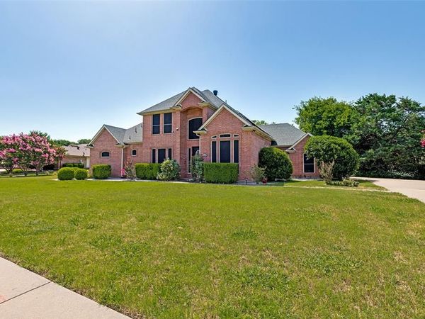 2828 S Lakeview Drive, Cedar Hill, TX 75104