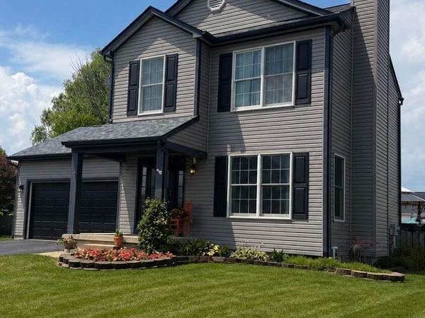 1563 Mallard Circle W, Newark, OH 43055